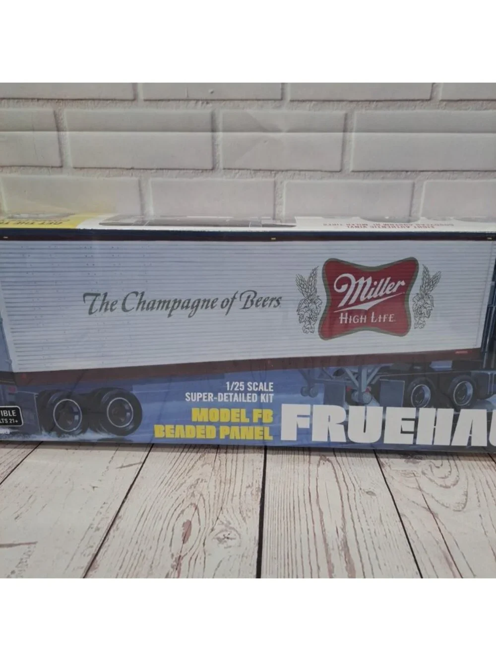 AMT FB Beaded Panel Fruehauf Van Miller High Life Trailer 1:25 Model Kit NIB 19